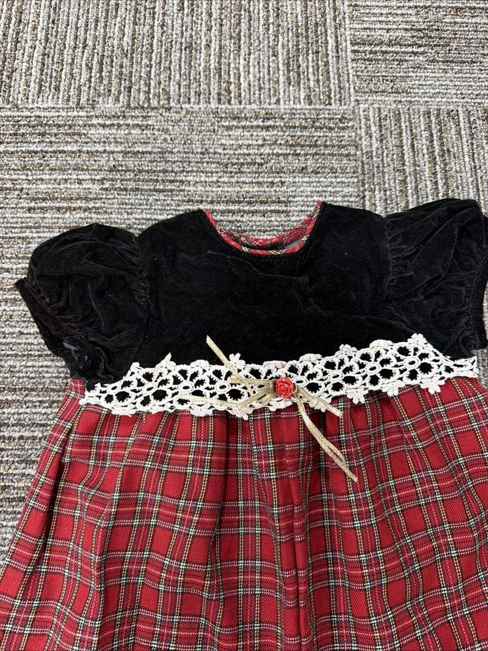 VTG Youngland Baby Girl Velvet And Plaid Holiday One Piece Bubble Romper Sz 18M - Picture 2 of 10